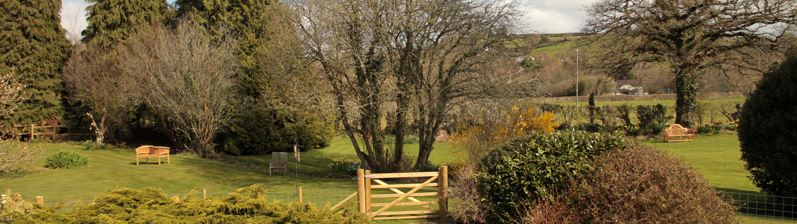 Gages Mill Country Guest House gardens